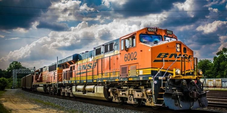 BNSF CEO Renews Opposition to Union Pacific–Norfolk Southern Merger, Warns of Higher Freight Rates