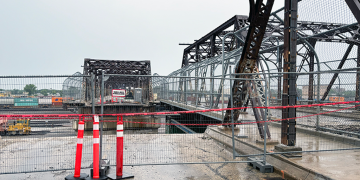 Winnipeg Begins Removal of Historic Arlington Bridge After Months of Preparation