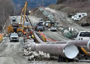 Support, Uncertainty and Opposition Surround Proposed West Coast Oil Pipeline