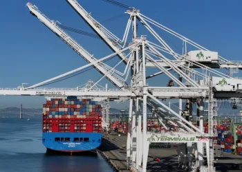 ILWU Dockworkers Walk Off the Job, Shutting Down Port of Oakland Terminals