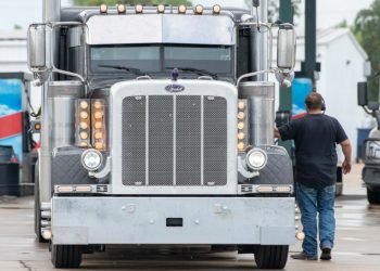 FMCSA pilots could give truck drivers more control over the 14-hour clock