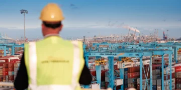 Hapag-Lloyd acquires 25% stake in Maersk’s Maasvlakte II terminal