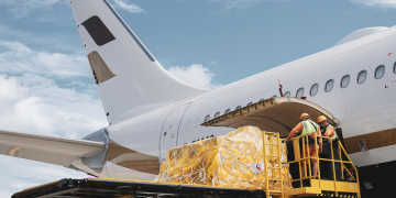 GLSHK Strengthens STARLUX’s European Cargo Expansion With EzyCustoms