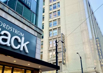 Nordstrom eyes seven-day delivery as retailer pushes for faster shipping