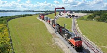 Shippers turn to port-to-inland routes to reduce supply chain risk