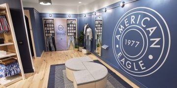 American Eagle Outfitters Praises Amazon Shipping for Reliable Delivery and Pricing