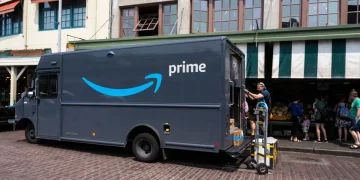 Amazon Projects Further Reduction in Reliance on USPS and UPS