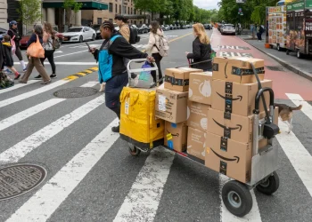 Amazon Shipping prepares higher holiday delivery surcharges for the 2026 peak season