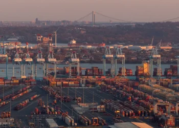 Port of New York and New Jersey rolls out $39M incentive program for zero-emission trucks