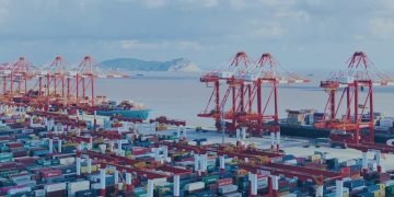 New Data Shows Container Shipping’s On-Time Performance Suffers Its Biggest Drop in Five Years