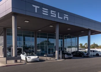 Tesla plans $1.4M Texas distribution center