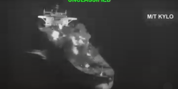 US strikes three Iranian tankers following attack on Navy vessels