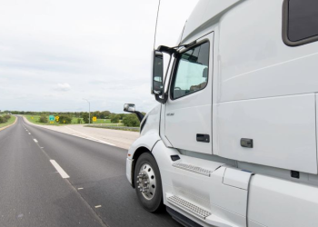 Volvo Trucks completes North American rollout of ‘lock and leave’ software updates