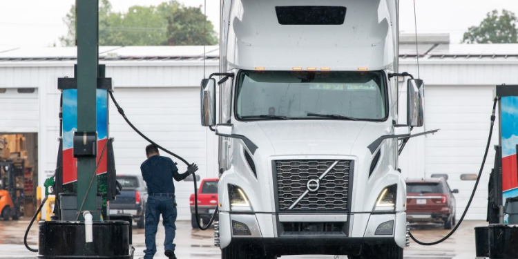 FleetCor, CEO Agree to Pay $100 Million Over Hidden Fuel-Card Fees