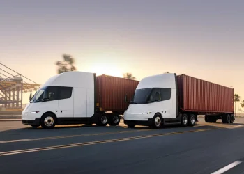 Shippers’ coalition accelerates adoption of Class 8 battery-electric trucks