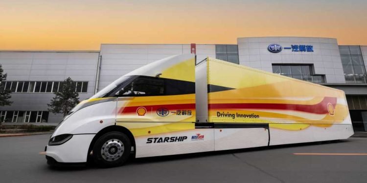 Shell and FAW test immersion-cooled batteries to improve truck performance
