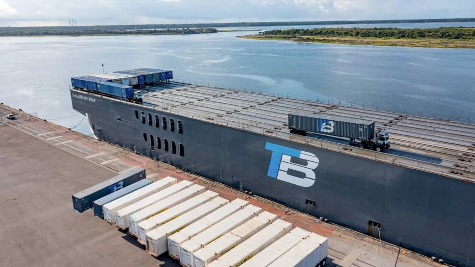 Jones Act service secures new 10-year port agreement