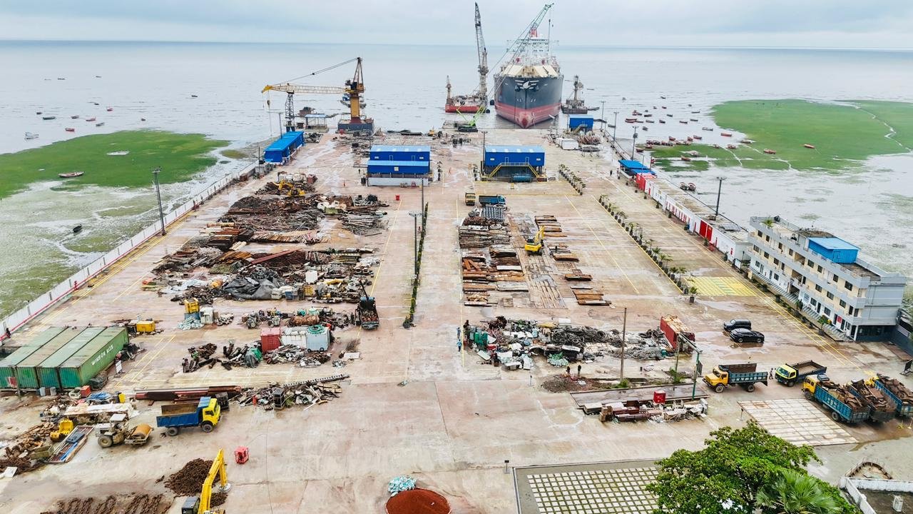 Vue d'un chantier de recyclage de navires. Crédit: GMS
