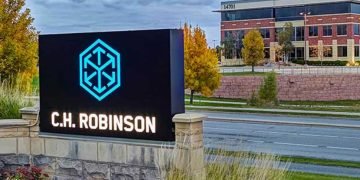 C.H. Robinson puts insurance, liability and AI under the spotlight at tech conference