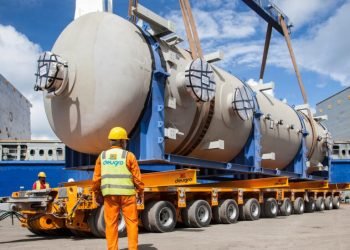 deugro strengthens Papua LNG logistics network after record An-124 operation