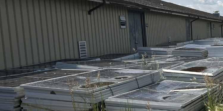 Alberta Bans Solar Panels from Landfills, Launches First Recycling Program