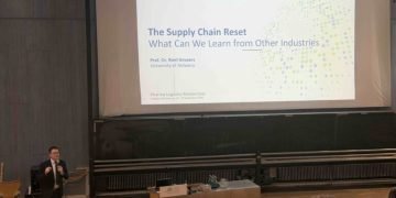 Pharmaceutical Outsourcing Faces a Strategic Test as China Builds Integrated Industrial Ecosystems