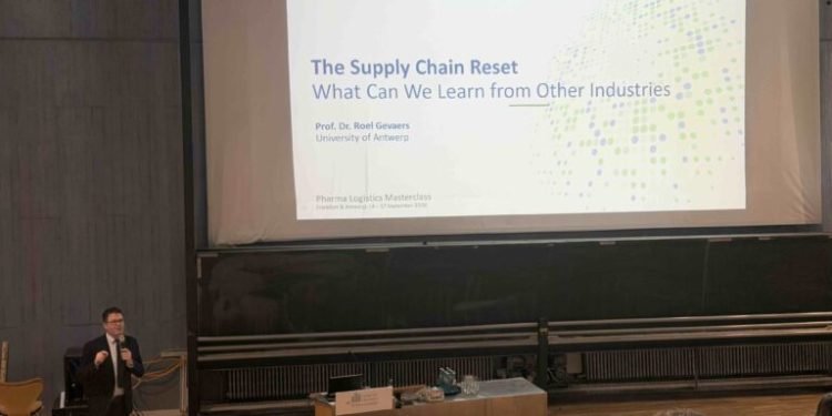 Pharmaceutical Outsourcing Faces a Strategic Test as China Builds Integrated Industrial Ecosystems