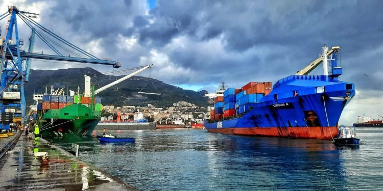 A.P. Moller Capital to Acquire Portek International from Mitsui