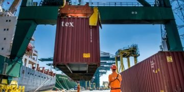 Container Shipping Eyes Full Return to Suez Canal by Q1 2027