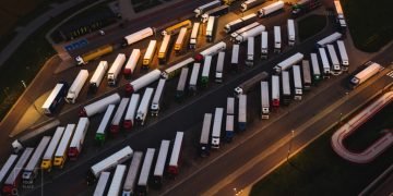Veteran Trucker Builds Free Online Hub for Parking, Diesel Prices and Roadside Assistance