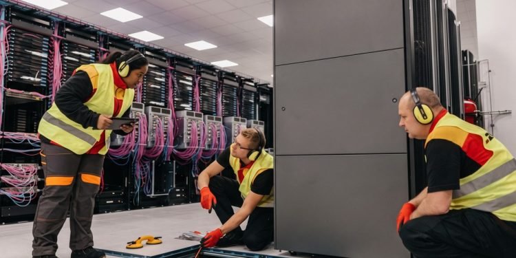 AI Gold Rush Reshapes Trans-Pacific Trade as Data Center Logistics Booms