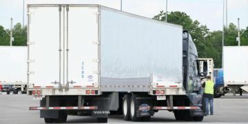 FMCSA Advances Pilot Program to Expand Truck Drivers’ Split Sleeper Berth Options
