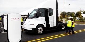 Pilot and Tesla Launch First Megacharger for Electric Trucks as 12 More Sites Take Shape