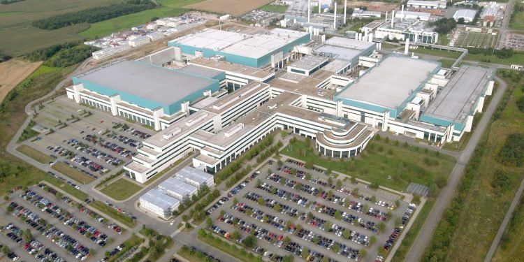 GlobalFoundries to invest in two New York chip fabs backed by $21 billion US-Japan deal