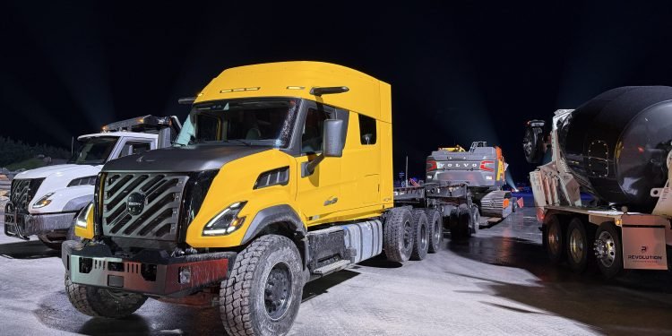 Volvo Unveils 540-hp VNX to Expand Its North American Vocational Truck Business