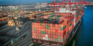 Record Cargo Pushes Container Dwell Times Higher at Los Angeles and Long Beach
