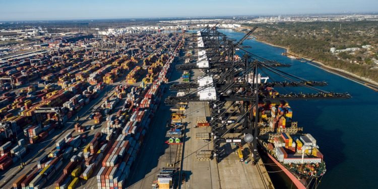 Port Houston records an 11% rise in container traffic as imports accelerate