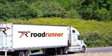 Roadrunner Opens a Rail-Free Canada-to-U.S. LTL Route and Raises Rates 5.9%