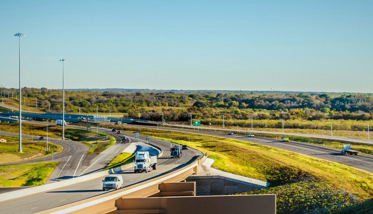 Vehicles traveling on SH 130 in Central Texas