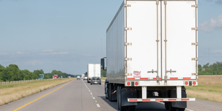 U.S. Bank: Contract truck rates widen gap over spot freight