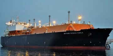Seatrium Secures Excelerate Energy Contract to Convert LNG Carrier into FSRU
