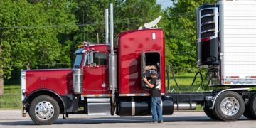 Trancasa USA faces federal lawsuit over alleged age discrimination in driver recruitment