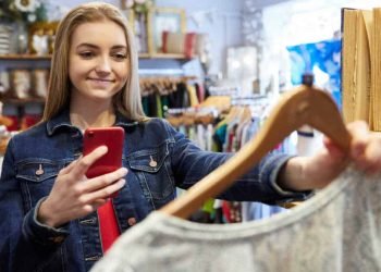 US Retailers Signal End of Extended Peak Shipping Season as September Import Forecast Is Cut