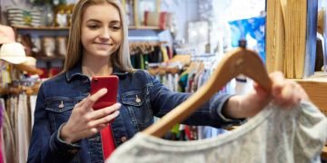 US Retailers Signal End of Extended Peak Shipping Season as September Import Forecast Is Cut