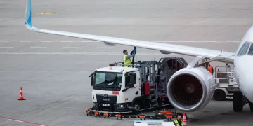 Airlines Brace for a Difficult Winter as Fuel Costs and Geopolitical Tensions Mount