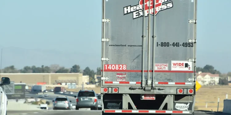Heartland Express returns to profitability as freight volumes and pricing improve