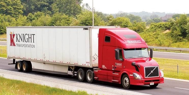 Knight-Swift exceeds third-quarter forecasts as truckload performance improves
