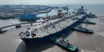 Record VLCC Charter Rates Reshape Global Crude Oil Trade Routes