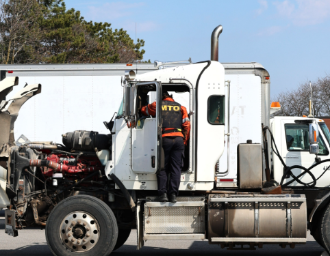 US Truck Safety Crackdowns Reveal Widespread Violations Across Multiple States
