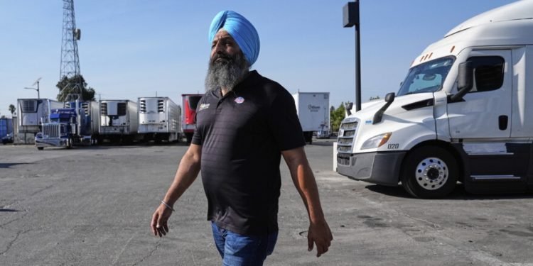 Sikh Coalition challenges proposed U.S. truck-driver English rules over discrimination concerns